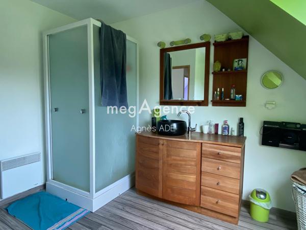 Maison à HELLEVILLE, 50340 - 4 pièces 102m²