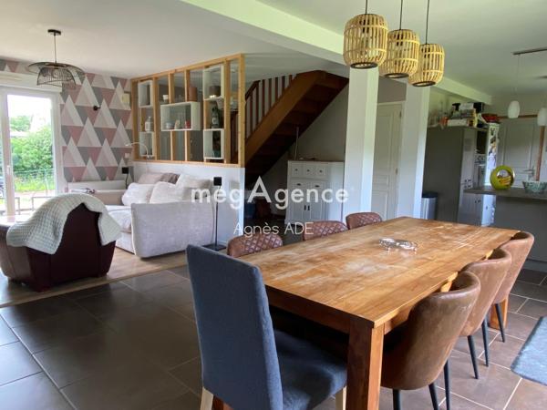Maison à HELLEVILLE, 50340 - 4 pièces 102m²