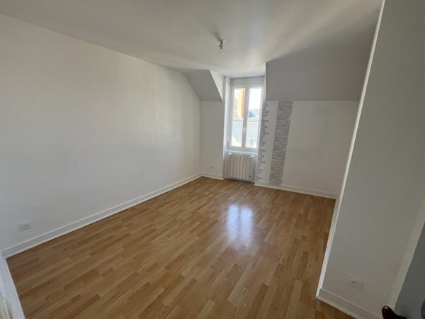 Maison à louer 355 € CC LIGNIERES 2 p 57 m² DPE E