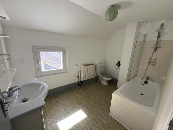Maison à louer 355 € CC LIGNIERES 2 p 57 m² DPE E
