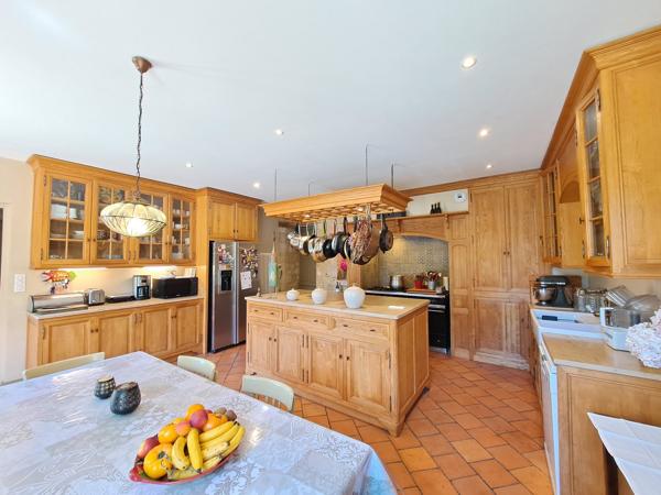 Superbe Maison de Campagne Entièrement Rénovée dans un Parc de 3ha