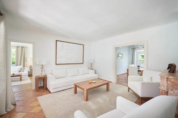 Villa avec piscine dans le centre du village de Saint-Tropez