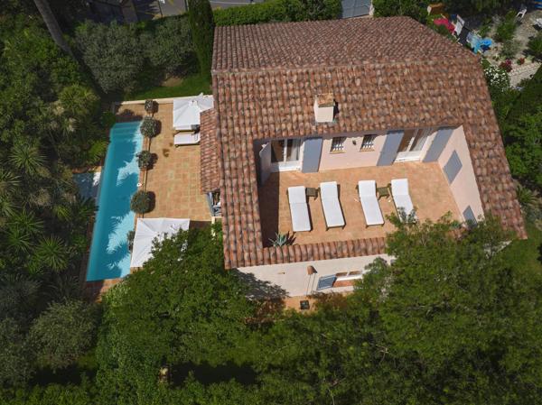 Villa avec piscine dans le centre du village de Saint-Tropez
