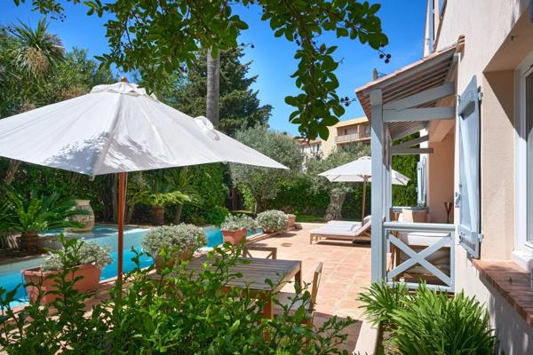 Villa avec piscine dans le centre du village de Saint-Tropez