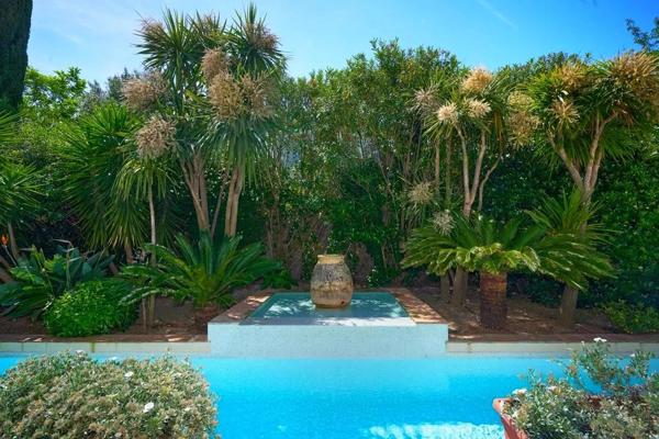 Villa avec piscine dans le centre du village de Saint-Tropez