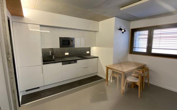 Immeuble à vendre    7 pièces • 333,08 m2 Lyon 4
