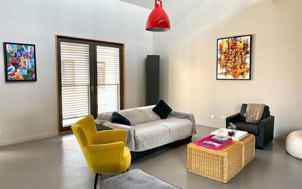 Immeuble à vendre    7 pièces • 333,08 m2 Lyon 4