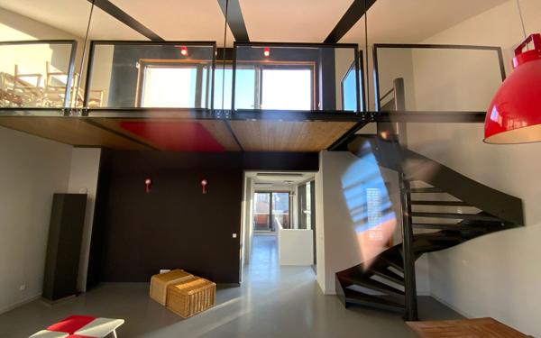 Immeuble à vendre    7 pièces • 333,08 m2 Lyon 4