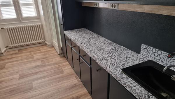 Immeuble de rapport à vendre à Jonzac en Charente-Maritime (17500), ref : 1880