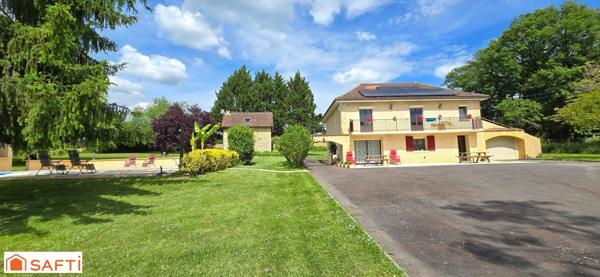 Maison + 2 gîtes situés à environ 3 minutes du centre-ville de Montignac