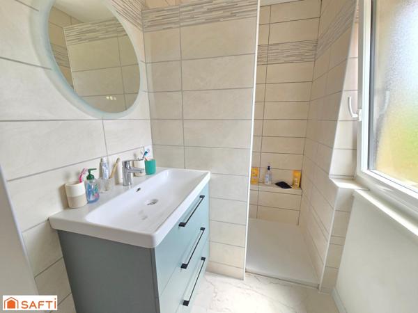 Maison + 2 gîtes situés à environ 3 minutes du centre-ville de Montignac