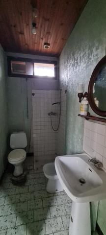 Jolie longère en brique + Grange