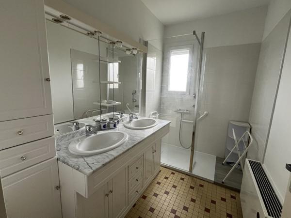 Maison à louer 730 € CC Ribérac 3 p 85 m² DPE E