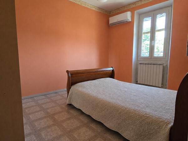 Maison familiale avec T2 et dépendances sur 1360 m² de terrain