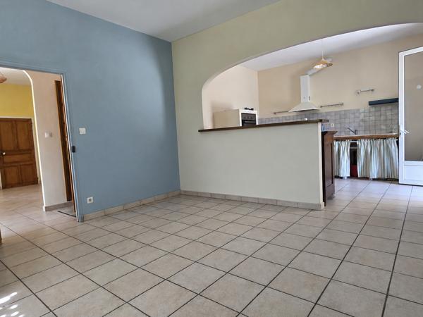 Maison familiale avec T2 et dépendances sur 1360 m² de terrain