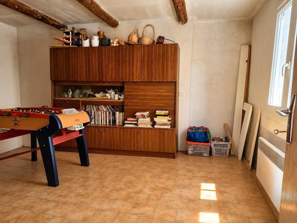 Maison familiale avec T2 et dépendances sur 1360 m² de terrain