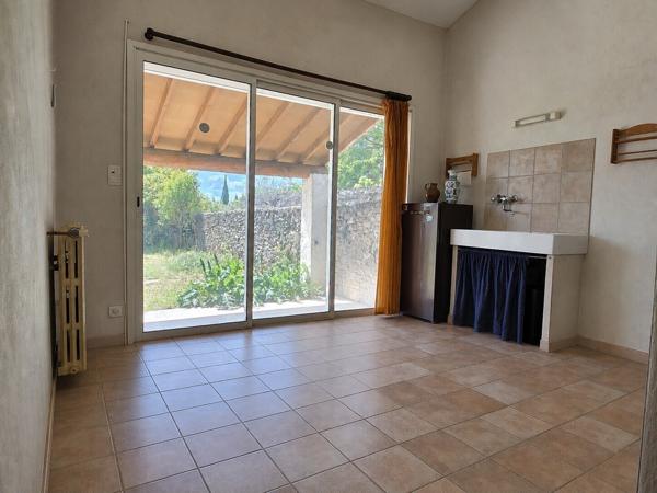 Maison familiale avec T2 et dépendances sur 1360 m² de terrain