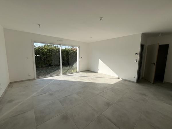 Maison à louer 1 350 € CC Étaules 4 p 87 m² DPE A