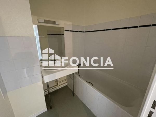 Location Appartement 3 pièces 63.4 m² - 24 BOULEVARD LE CORBUSIER Reze 44400