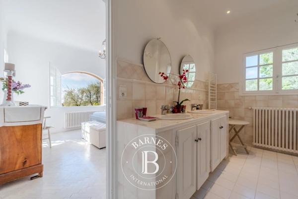 Châteauneuf-Grasse, Villa 5 Chambres -  220 m² à vendre