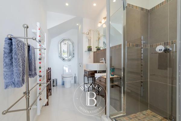 Châteauneuf-Grasse, Villa 5 Chambres -  220 m² à vendre