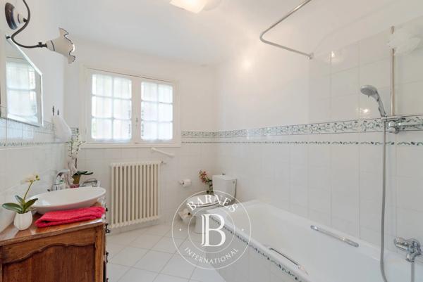 Châteauneuf-Grasse, Villa 5 Chambres -  220 m² à vendre