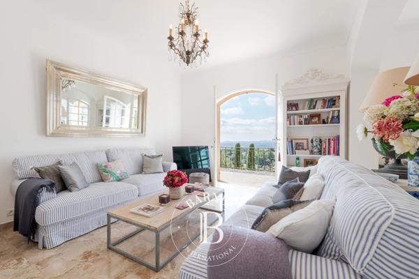 Châteauneuf-Grasse, Villa 5 Chambres -  220 m² à vendre