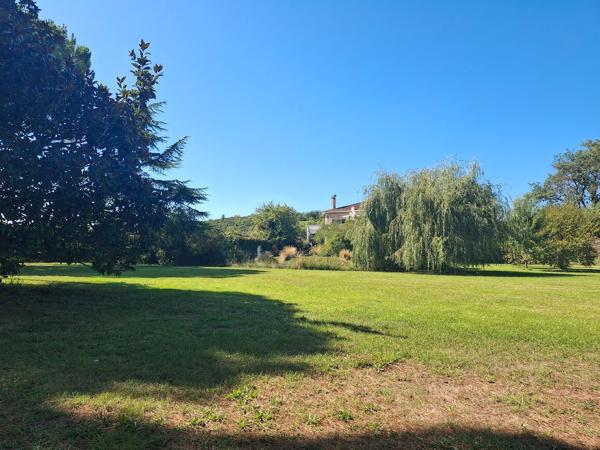 BEDARIEUX maison de caractère avec parc, piscine lagon, garage
