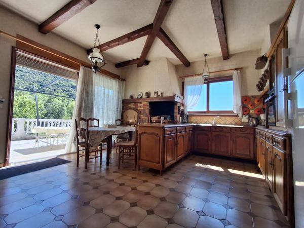 BEDARIEUX maison de caractère avec parc, piscine lagon, garage