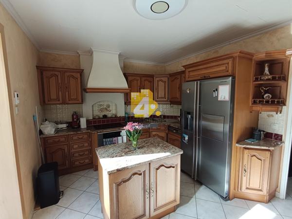 Maison - 6 pièces - 140 m²