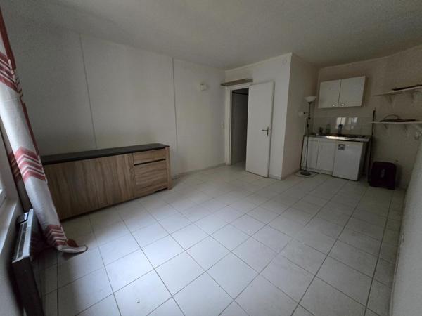 Appartement à PARIS 10E ARRONDISSEMENT, 75010 - 1 pièce 18m²