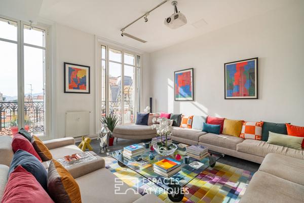 Loft d’architecte André Stern – 260 m² de lumière au sommet d’un immeuble Haussmannien