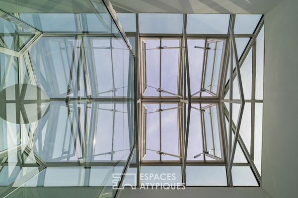 Loft d’architecte André Stern – 260 m² de lumière au sommet d’un immeuble Haussmannien