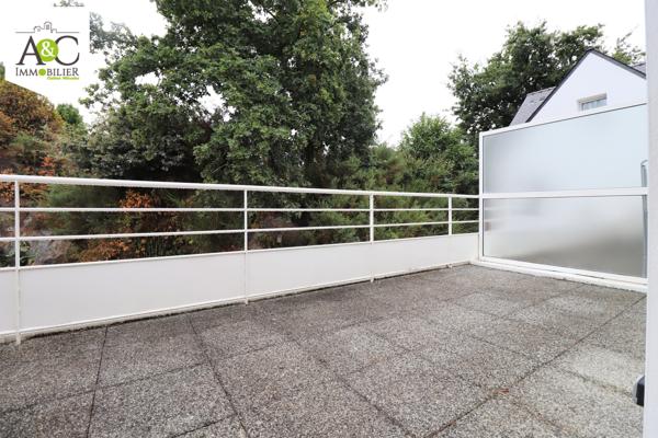QUEVEN APPARTEMENT EN DUPLEX 2 CHAMBRES GRANDE TERRASSE ET GARAGE