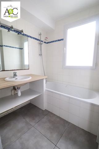 QUEVEN APPARTEMENT EN DUPLEX 2 CHAMBRES GRANDE TERRASSE ET GARAGE