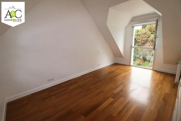 QUEVEN APPARTEMENT EN DUPLEX 2 CHAMBRES GRANDE TERRASSE ET GARAGE