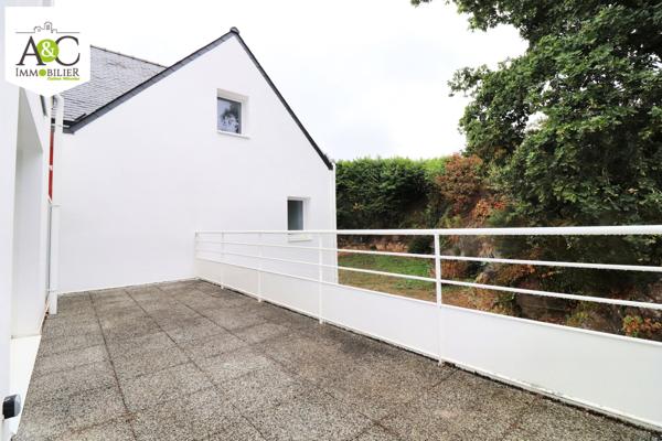 QUEVEN APPARTEMENT EN DUPLEX 2 CHAMBRES GRANDE TERRASSE ET GARAGE