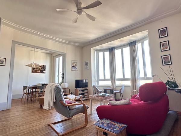 16000 ANGOULEME Bel appartement 4 pièces de 127m² - cave, parking -Victor Hugo