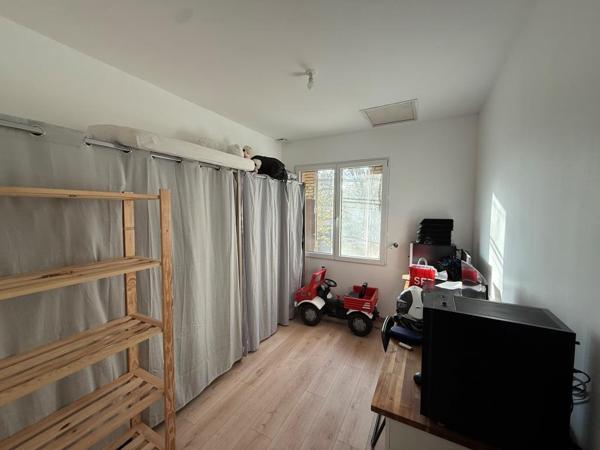 ST YZAN DE SOUDIAC MAISON 3 CHAMBRES sur 1000 m²  Saint-Yzan-de-Soudiac (33920)