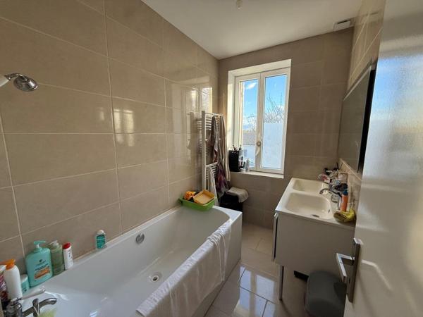 ST YZAN DE SOUDIAC MAISON 3 CHAMBRES sur 1000 m²  Saint-Yzan-de-Soudiac (33920)
