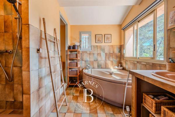 Lambesc, Maison 4 Chambres -  235 m² à vendre