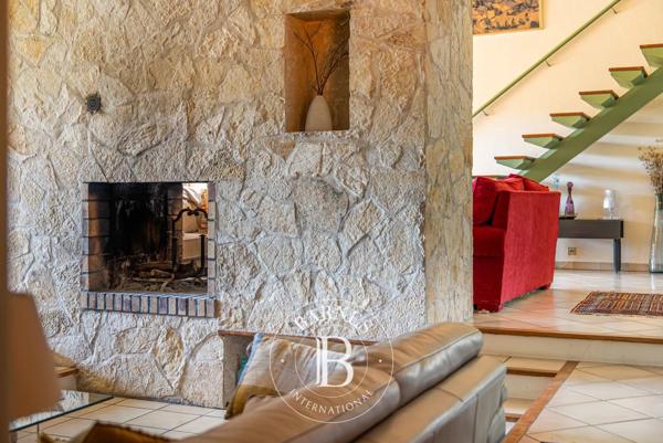 Lambesc, Maison 4 Chambres -  235 m² à vendre