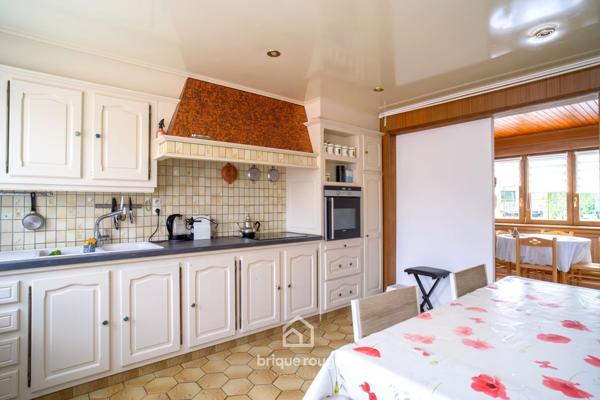 LARGE MAISON BEL ETAGE - DOUBLE GARAGE ET ATELIER