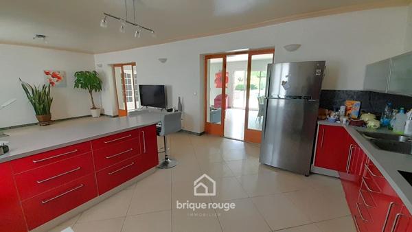 SUPERBE MAISON LONGERE DE 220M² SUR PARCELLE DE 1300M²