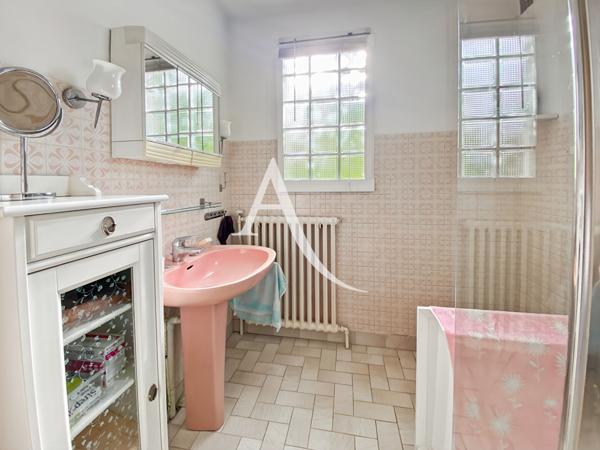 Maison Bois d'Arcy 4 pièce(s) 80 m2 beau potentiel.