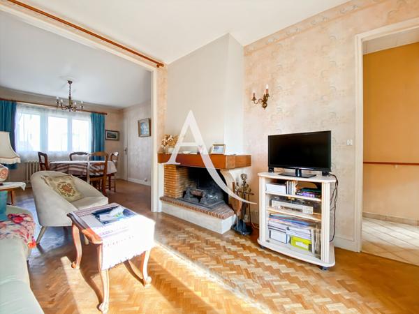 Maison Bois d'Arcy 4 pièce(s) 80 m2 beau potentiel.