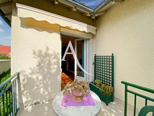 Maison Bois d'Arcy 4 pièce(s) 80 m2 beau potentiel.