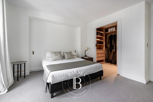 Paris 1er, Appartement 3 Chambres -  159 m² à vendre