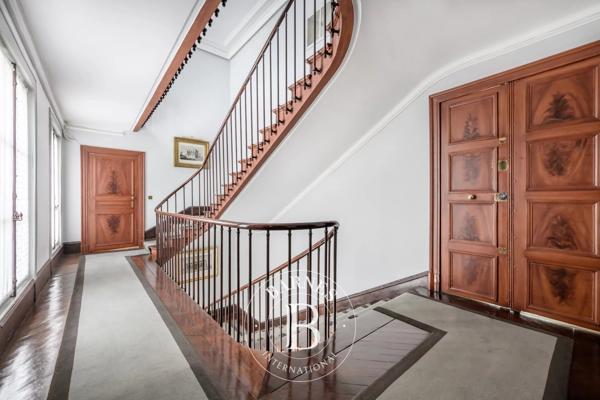 Paris 1er, Appartement 3 Chambres -  159 m² à vendre
