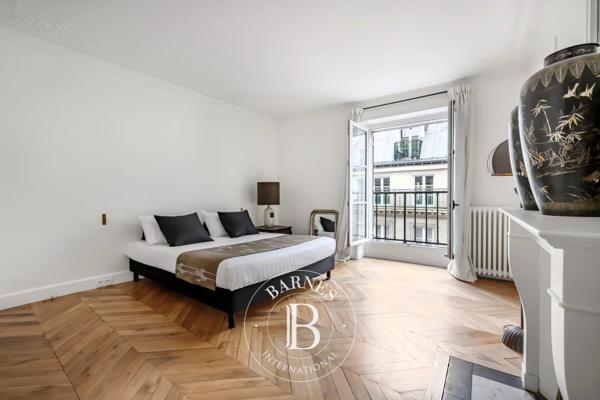 Paris 1er, Appartement 3 Chambres -  159 m² à vendre